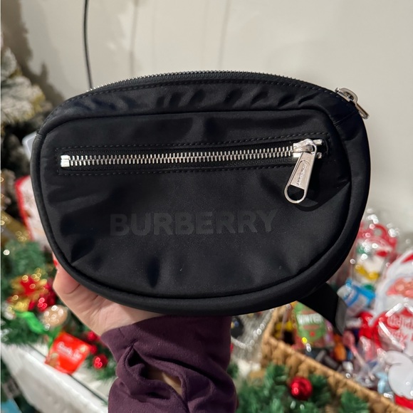 SOLD ❤️❤️FINAL SALE💐BURBERRY black cannon branded nylon belt bag Fanny pack ✨ - Picture 2 of 12